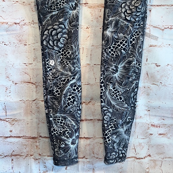 Lululemon Speed Up tight full on luxtreme 28 inch length leggings 4 zip pocket - Picture 7 of 13